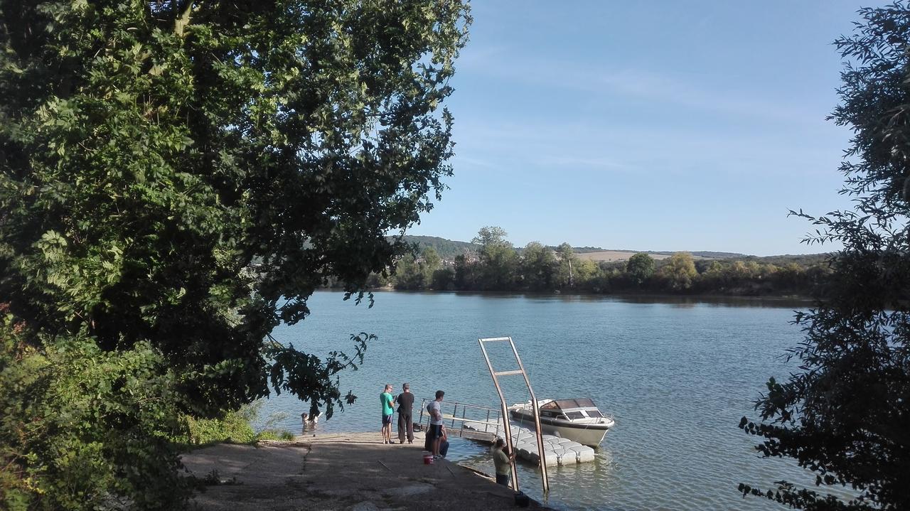 Camping Loisirs Des Groux Mousseaux-sur-Seine エクステリア 写真