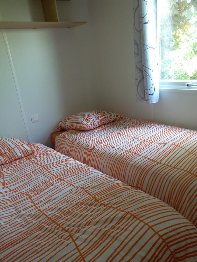 Camping Loisirs Des Groux Mousseaux-sur-Seine エクステリア 写真
