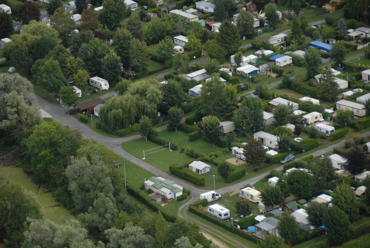 Camping Loisirs Des Groux Mousseaux-sur-Seine エクステリア 写真
