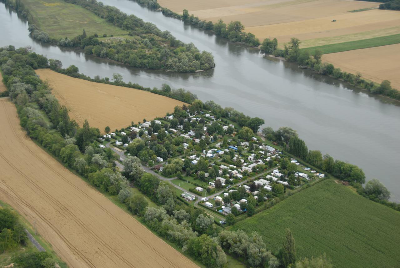 Camping Loisirs Des Groux Mousseaux-sur-Seine エクステリア 写真