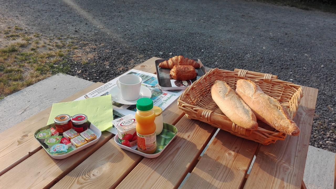Camping Loisirs Des Groux Mousseaux-sur-Seine エクステリア 写真