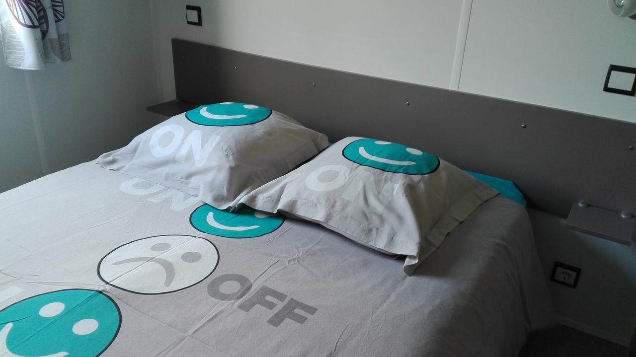 Camping Loisirs Des Groux Mousseaux-sur-Seine エクステリア 写真