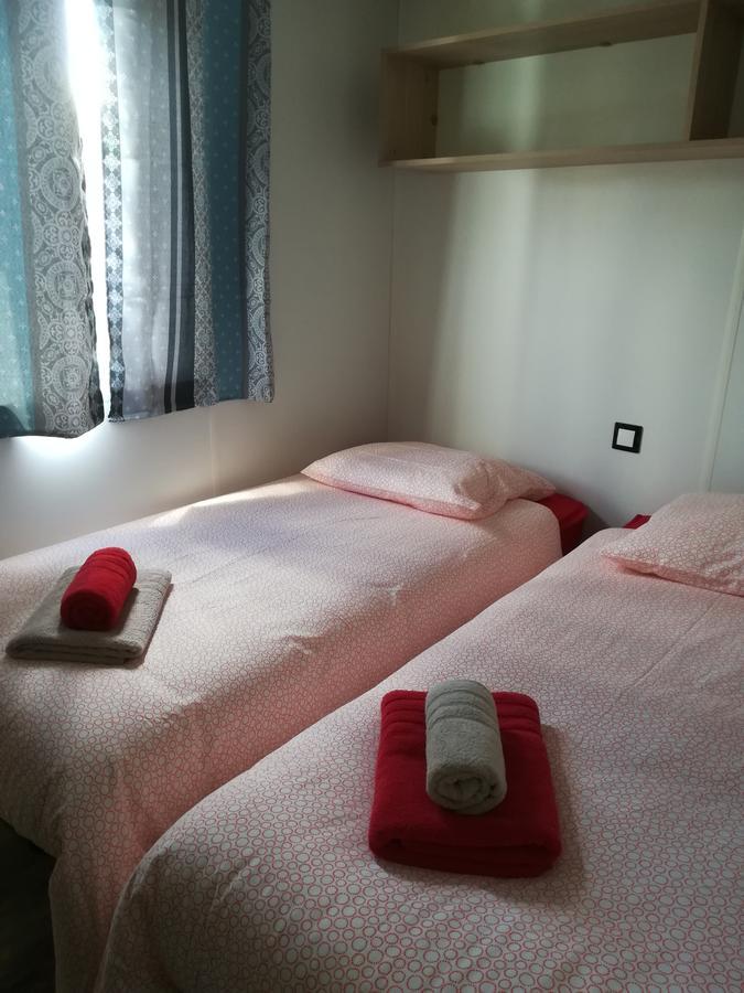 Camping Loisirs Des Groux Mousseaux-sur-Seine エクステリア 写真
