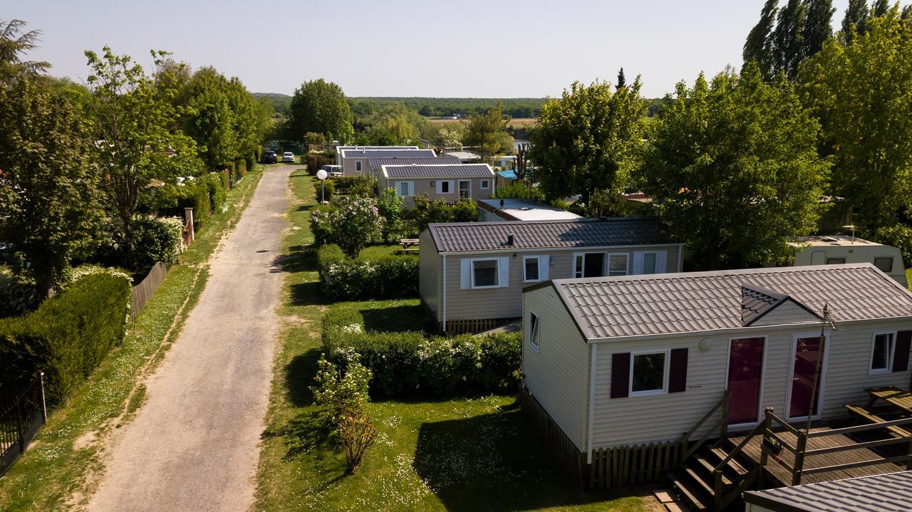 Camping Loisirs Des Groux Mousseaux-sur-Seine エクステリア 写真
